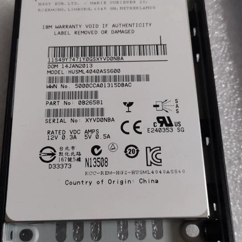 IBM 00AK370 00Y5950 00WY981 800G SSD 12G SAS 2.5in V5000 HDD