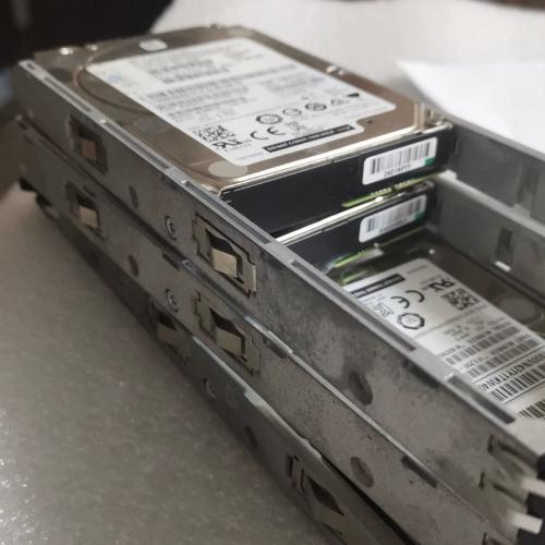 IBM 00AK373 AC61 00NC647 V5000 600GB 15K 12Gb SAS 2.5in HDD